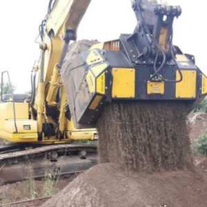 HDS 320 shaft screener on yellow digger screening soil
