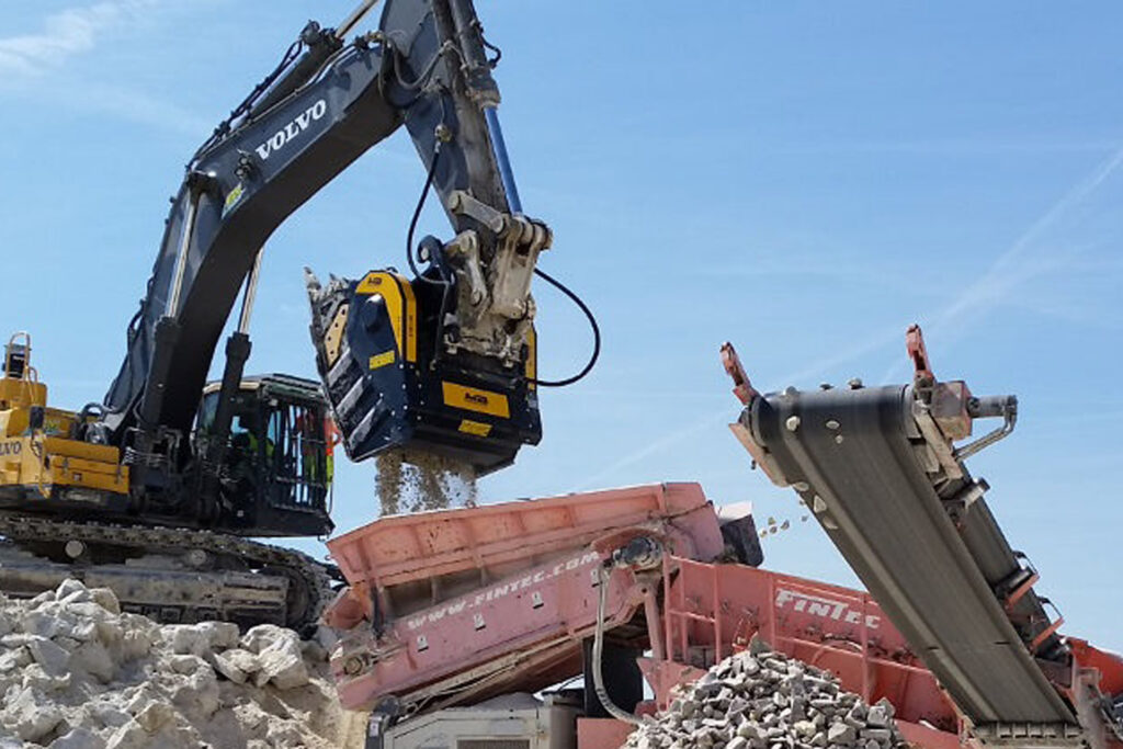 Volvo excavator with BF135 crusher bucket