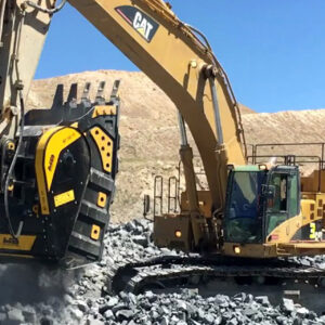 Cat digger with MB BF150 crusher bucket